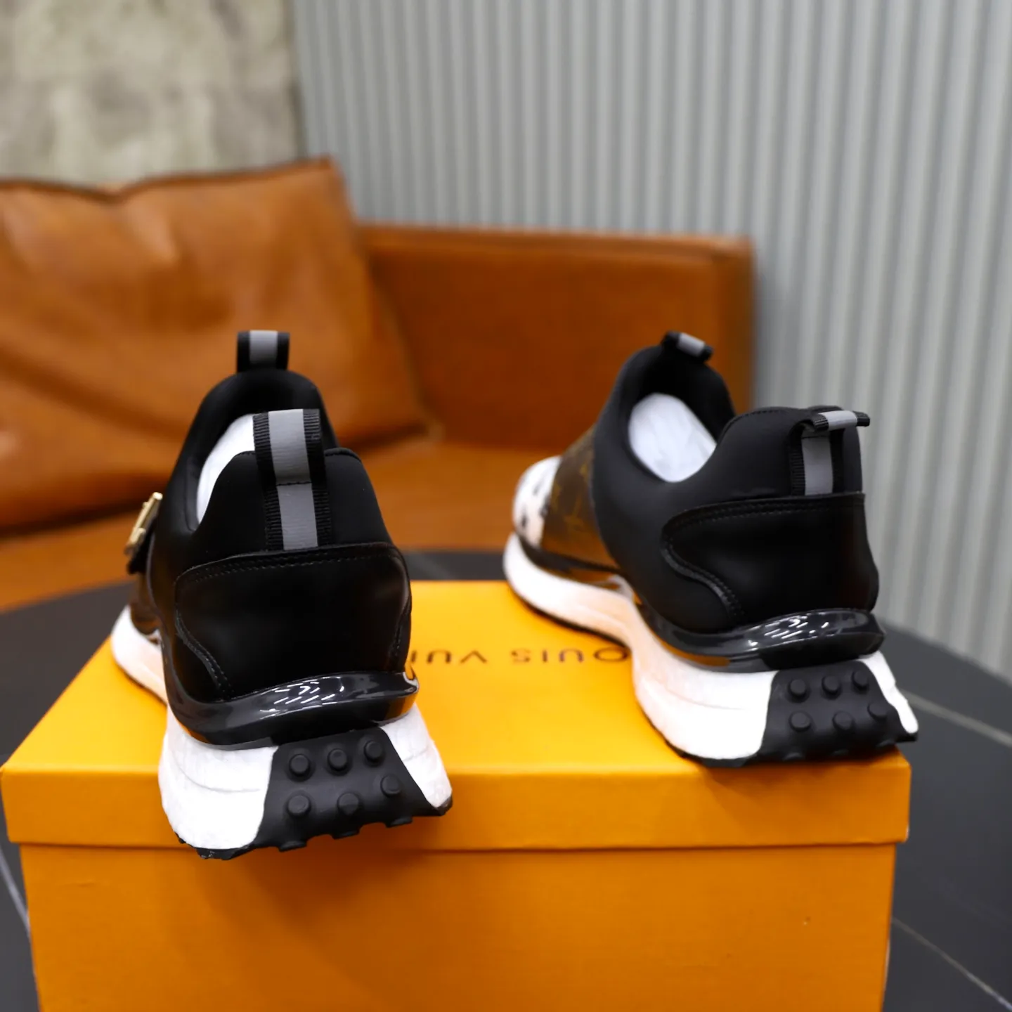 Ex-factory price: 442💰🙅‍♂️🙅‍♂️🙅‍♂️ Brand: GUCCI Standard code: 38-44 (45 customized) Grade: Same as the official website Material: Original leather splicing, comfortable and breathable lining, original wear-resistant outsole Style category: Men's fashionable casual shoes, running shoes, noble luxury brand elements, top luxury Color: actual picture color